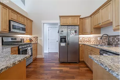 1902 NE Lucy Belle St, McMinnville, OR 97128 - Photo 15