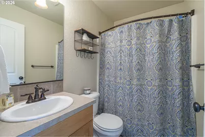 1902 NE Lucy Belle St, McMinnville, OR 97128 - Photo 33
