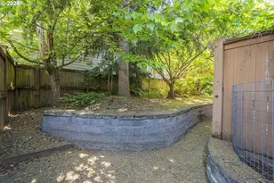 1902 NE Lucy Belle St, McMinnville, OR 97128 - Photo 37