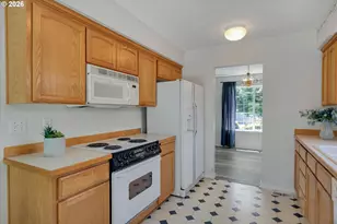18918 Highland Dr, Oregon City, OR 97045 - Photo 17