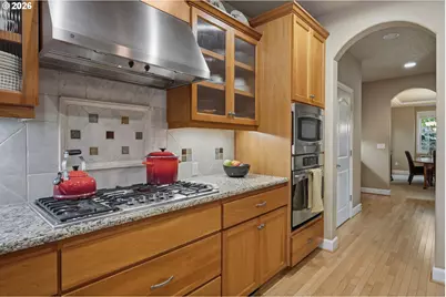 5352 Washington Ct, Lake Oswego, OR 97035 - Photo 9
