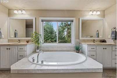 5352 Washington Ct, Lake Oswego, OR 97035 - Photo 33