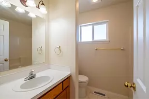 374 NE Burma Ct, Salem, OR 97301 - Photo 29