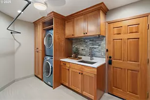 1615 NW Barnsley Ct, Portland, OR 97229 - Photo 27