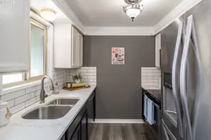 2731 W Lorraine Ave, Roseburg, OR 97471 - Photo 17