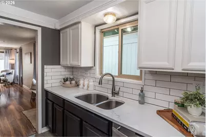 2731 W Lorraine Ave, Roseburg, OR 97471 - Photo 15