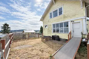 414 Hall Ave, Coos Bay, OR 97420 - Photo 31