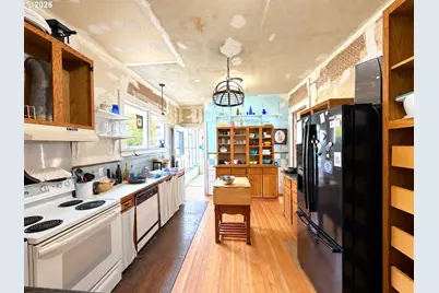 414 Hall Ave, Coos Bay, OR 97420 - Photo 11