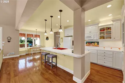 2011 River Loop 1, Eugene, OR 97404 - Photo 7