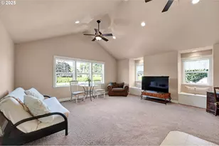 2011 River Loop 1, Eugene, OR 97404 - Photo 23