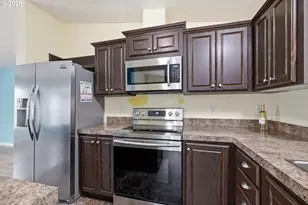 1475 Green Acres Rd, Eugene, OR 97408 - Photo 5