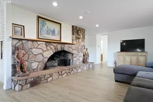 8975 S Pacific Hwy, Monmouth, OR 97361 - Photo 11