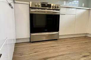 9023 NE Hoyt St, Portland, OR 97220 - Photo 5