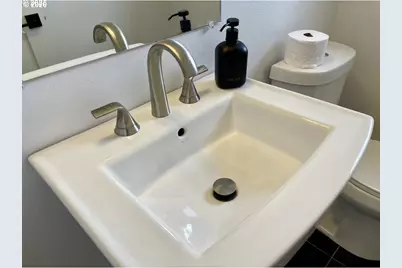 9023 NE Hoyt St, Portland, OR 97220 - Photo 17