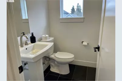 9023 NE Hoyt St, Portland, OR 97220 - Photo 7