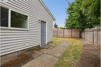 16820 SE Alder St, Portland, OR 97233 - Photo 25