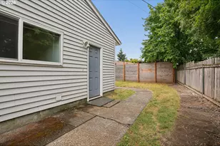 16820 SE Alder St, Portland, OR 97233 - Photo 25