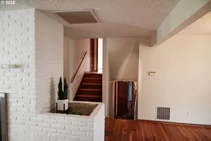 2085 SW Roxbury Ave, Portland, OR 97225 - Photo 9