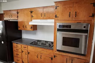 2085 SW Roxbury Ave, Portland, OR 97225 - Photo 17