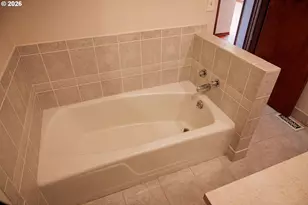 2085 SW Roxbury Ave, Portland, OR 97225 - Photo 31