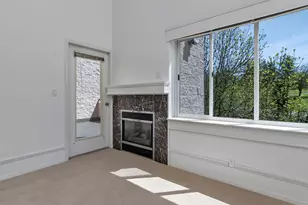 6605 W Burnside Rd, Portland, OR 97210 - Photo 13