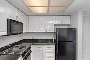 6605 W Burnside Rd, Portland, OR 97210 - Photo 7