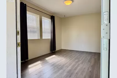 7252 N Jordan Ave, Portland, OR 97203 - Photo 17