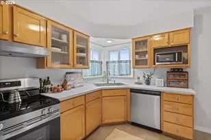 4773 N Yale St, Portland, OR 97203 - Photo 9