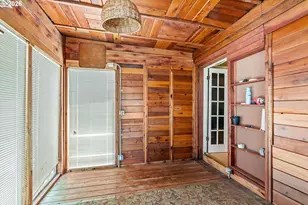 205 S 54th St, Springfield, OR 97478 - Photo 15