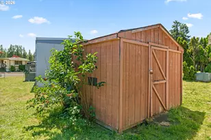 205 S 54th St, Springfield, OR 97478 - Photo 19