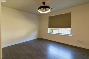395 N Summerwood St, Roseburg, OR 97471 - Photo 17