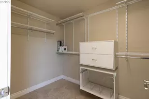 395 N Summerwood St, Roseburg, OR 97471 - Photo 33