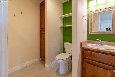 395 N Summerwood St, Roseburg, OR 97471 - Photo 31