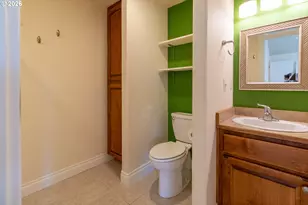 395 N Summerwood St, Roseburg, OR 97471 - Photo 31