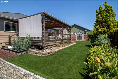 395 N Summerwood St, Roseburg, OR 97471 - Photo 37