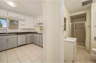 248 Hayes Ave, Cottage Grove, OR 97424 - Photo 11