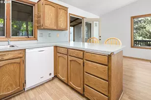 9252 SW 4th Ave, Portland, OR 97219 - Photo 9