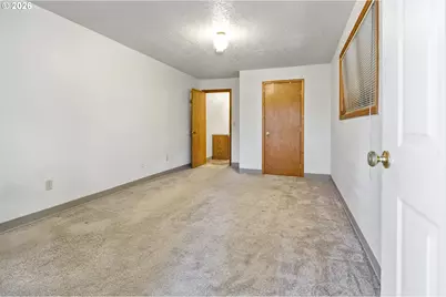 9252 SW 4th Ave, Portland, OR 97219 - Photo 33