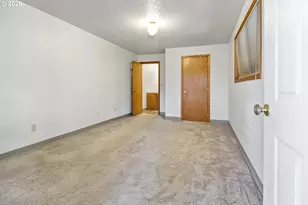 9252 SW 4th Ave, Portland, OR 97219 - Photo 33