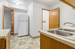 9252 SW 4th Ave, Portland, OR 97219 - Photo 27