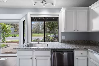 895 SW 166th Ave, Beaverton, OR 97006 - Photo 11