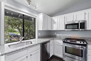 895 SW 166th Ave, Beaverton, OR 97006 - Photo 9