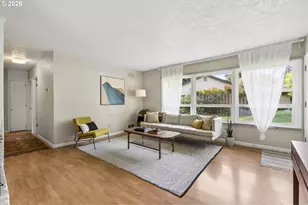 1038 NE 113th Ave, Portland, OR 97220 - Photo 5