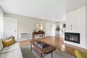 1038 NE 113th Ave, Portland, OR 97220 - Photo 7