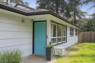 1038 NE 113th Ave, Portland, OR 97220 - Photo 3