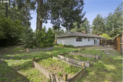 1038 NE 113th Ave, Portland, OR 97220 - Photo 27