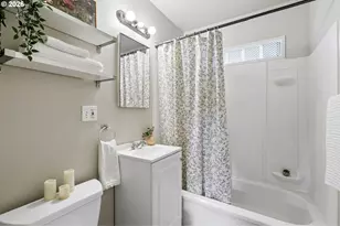 1038 NE 113th Ave, Portland, OR 97220 - Photo 19