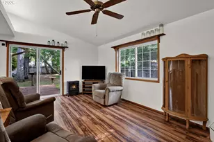 2356 N 22nd Ct, Florence, OR 97439 - Photo 13