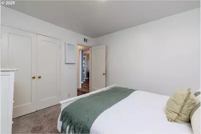 11805 SW Lincoln Ave, Portland, OR 97223 - Photo 9