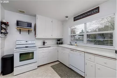 11805 SW Lincoln Ave, Portland, OR 97223 - Photo 15